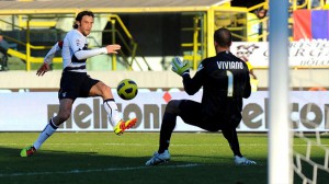 Viviano もファインセーブを連発　© UEFA.com