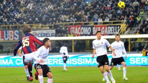 ボールの行く先には © UEFA.com
