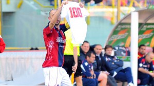 この日、ディ・ヴァイオがボローニャでの100試合出場を達成 ©UEFA.com