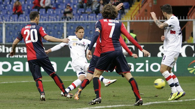ガストンの同点ゴール！　© UEFA.com