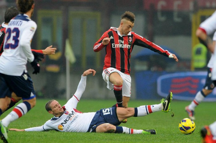 ペレスの必殺タックル炸裂！ © Bologna FC