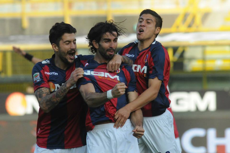 クレスポの一撃 © Bologna FC
