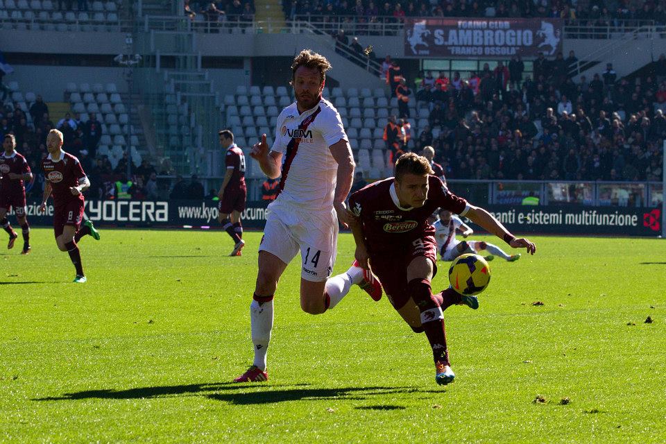 スピードで負けた分をファウルでカバーしたナターリさん © Bologna FC