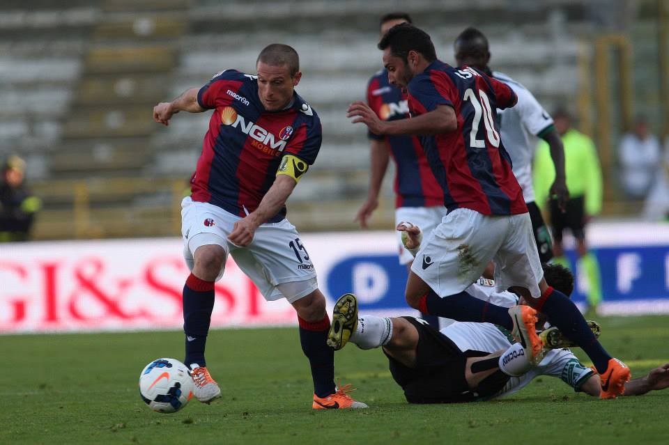 終盤は激戦に © Bologna FC