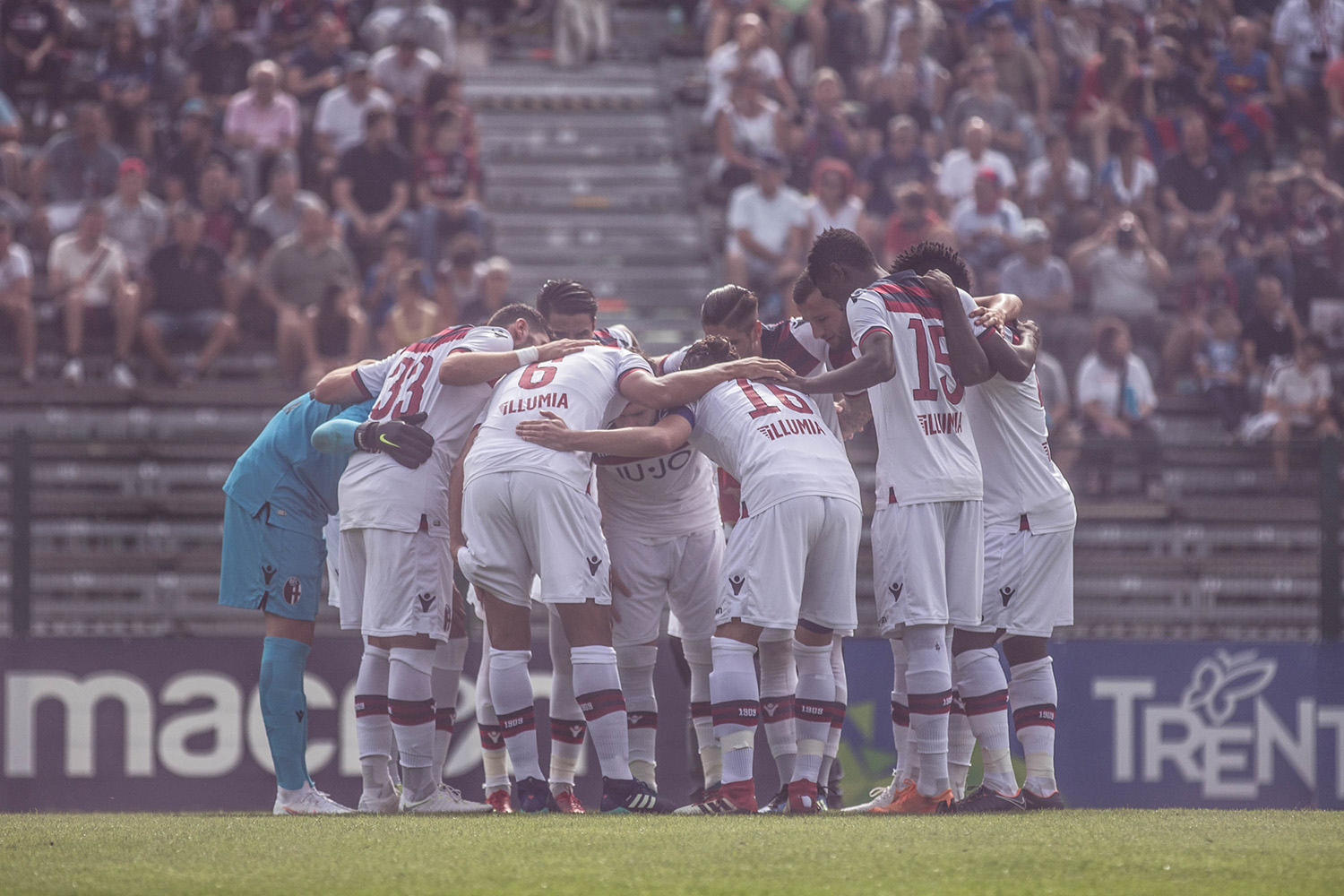 セインツU-23 とのプレマッチでPinzolo 合宿を打ち上げ © Bologna FC