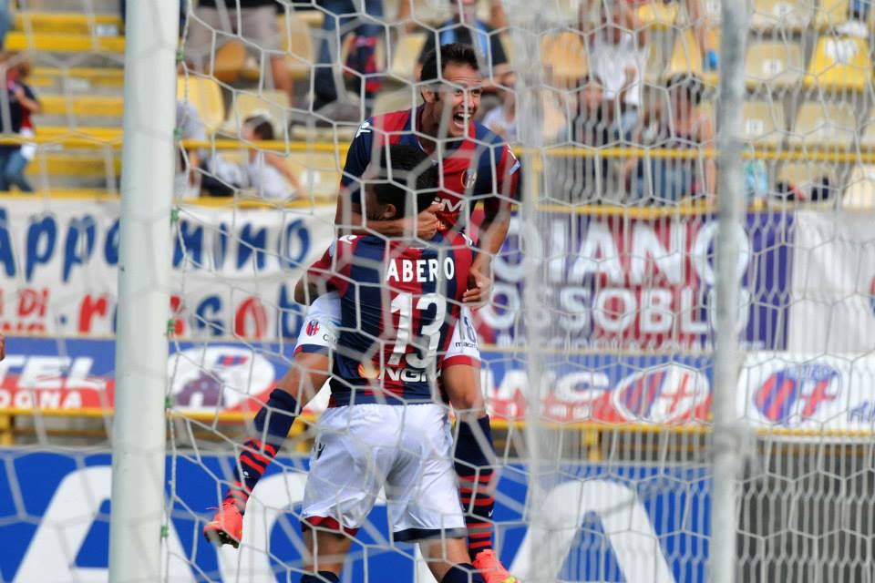 2点目はアクアフレスカ。交代時には拍手も © Bologna FC