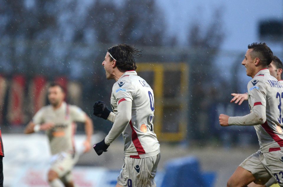 9番の活躍なくして昇格はない © Bologna FC