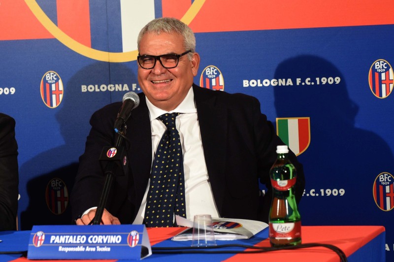 コルヴィーノ「がははっは」 © Bologna FC