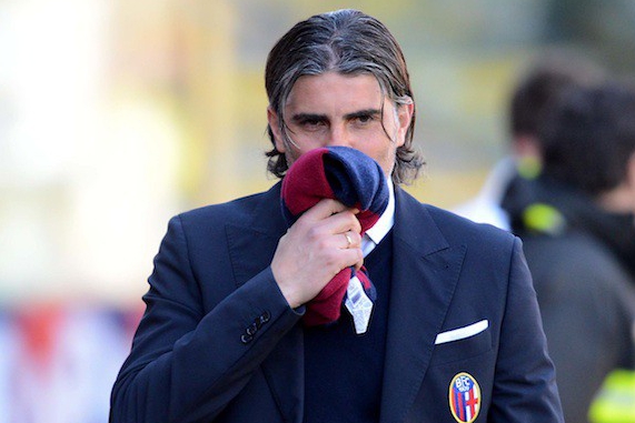 男泣きの指揮官 © Bologna FC