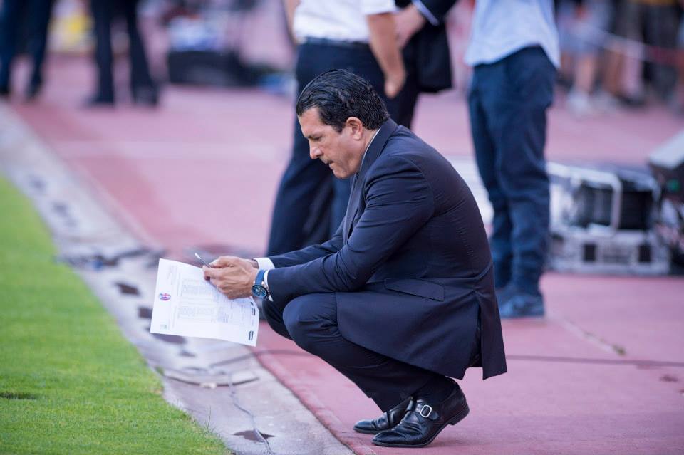 試合中もハラハラしっぱなしだったタコピーナ会長 © Bologna FC